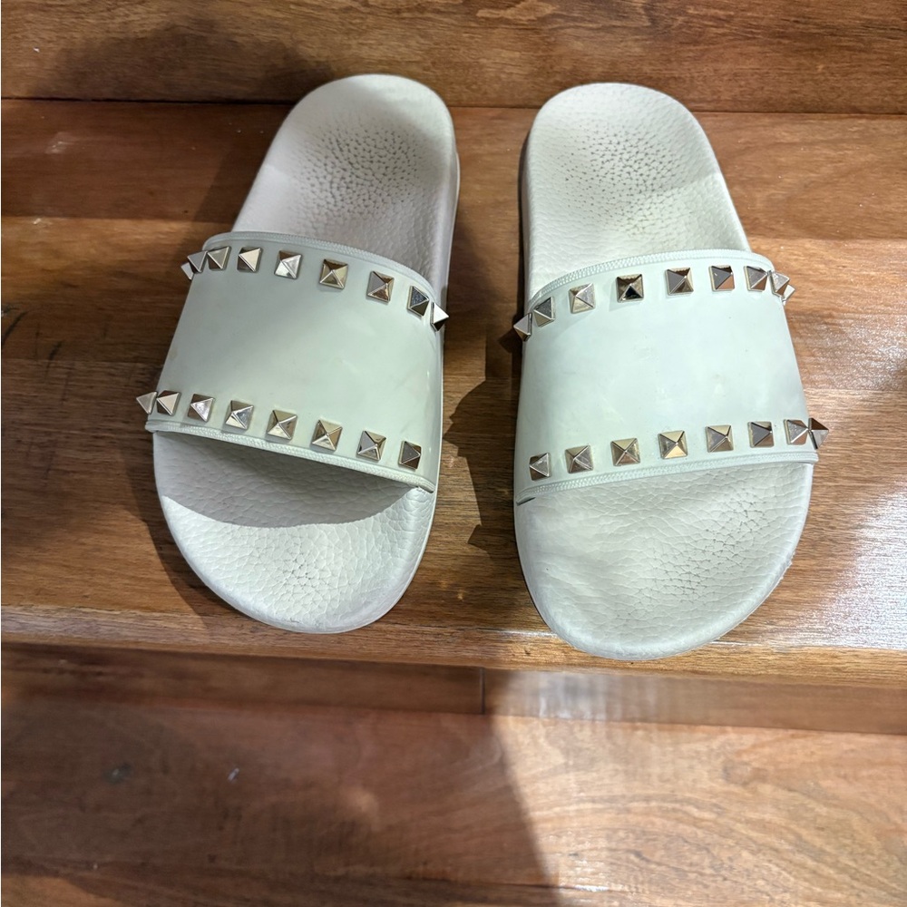 Valentino Garavani Cream Studded pool slide Sandals size 7
